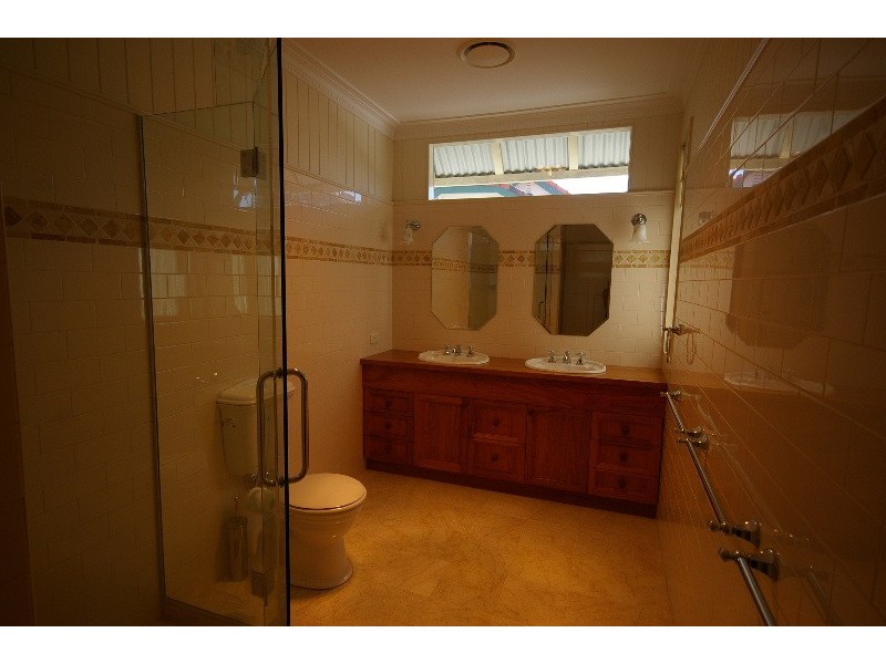 Holland Park QLD 4121