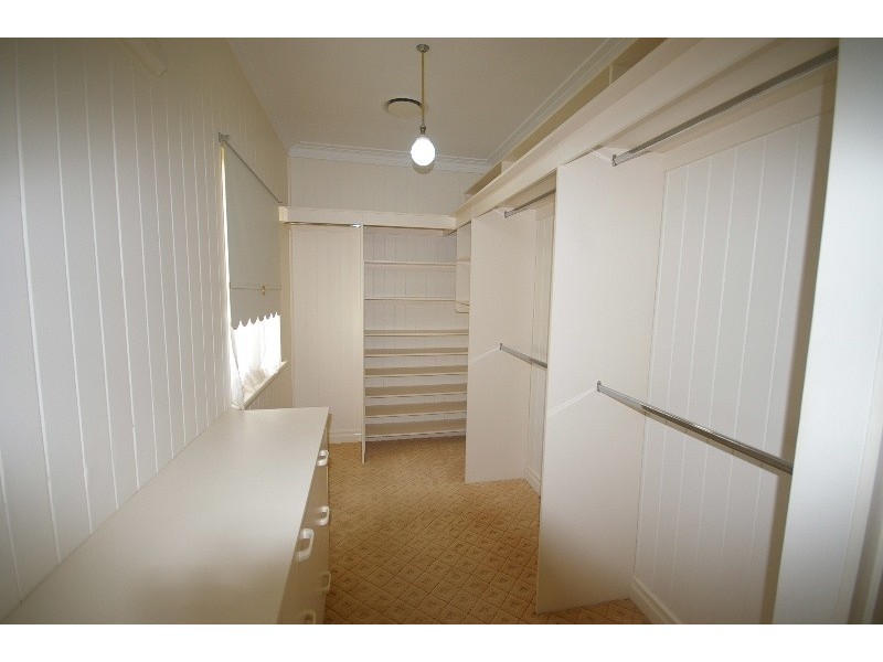 Holland Park QLD 4121