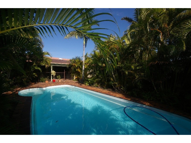 11 Caldicot Place, Carindale QLD 4152