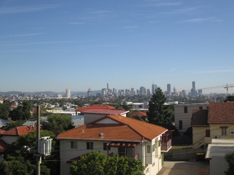 10/223 Cavendish Road, Coorparoo QLD 4151