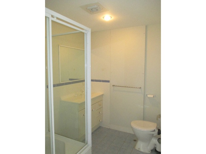 10/223 Cavendish Road, Coorparoo QLD 4151