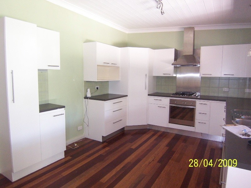 176 Macrossan Avenue, Norman Park QLD 4170