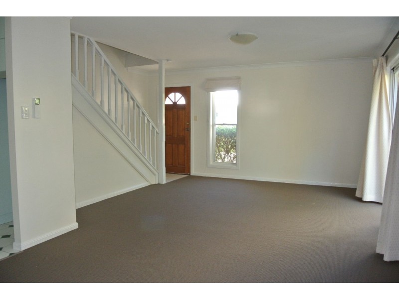 3/4 Key Street, Morningside QLD 4170