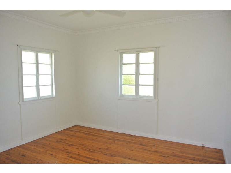 897 Old Cleveland Road, Carina QLD 4152