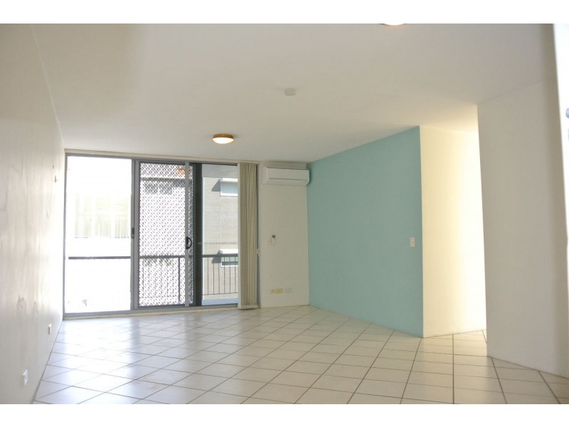 1/15 Wambool Street, Bulimba QLD 4171