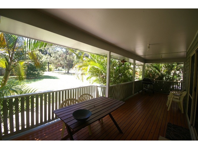2 Phillips Street, Coochiemudlo Island QLD 4184