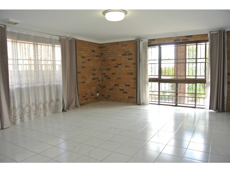 12 Lindisfarne Street, Carindale QLD 4152