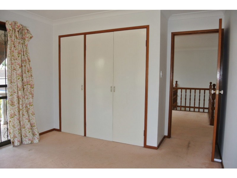 12 Lindisfarne Street, Carindale QLD 4152