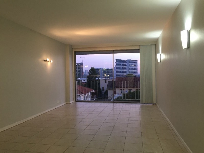 10/223 Cavendish Road, Coorparoo QLD 4151