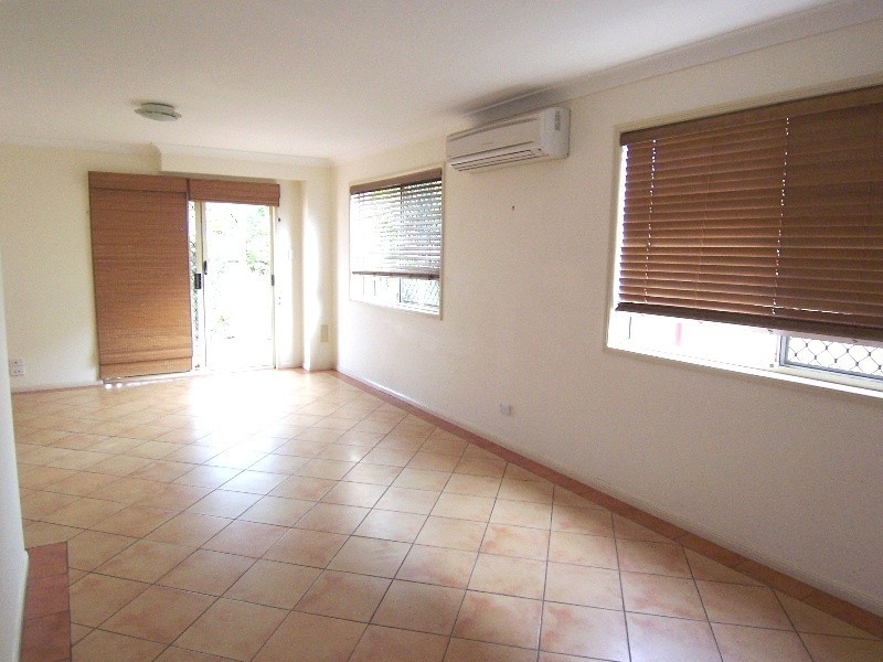 8/12 Kent Street, Coorparoo QLD 4151