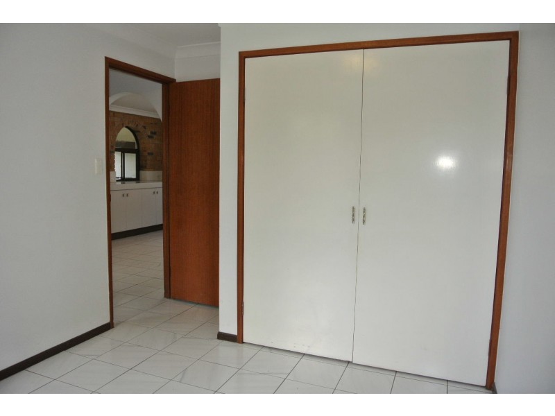 12 Lindisfarne Street, Carindale QLD 4152