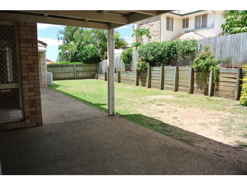 8 Ensign Street, Carindale QLD 4152