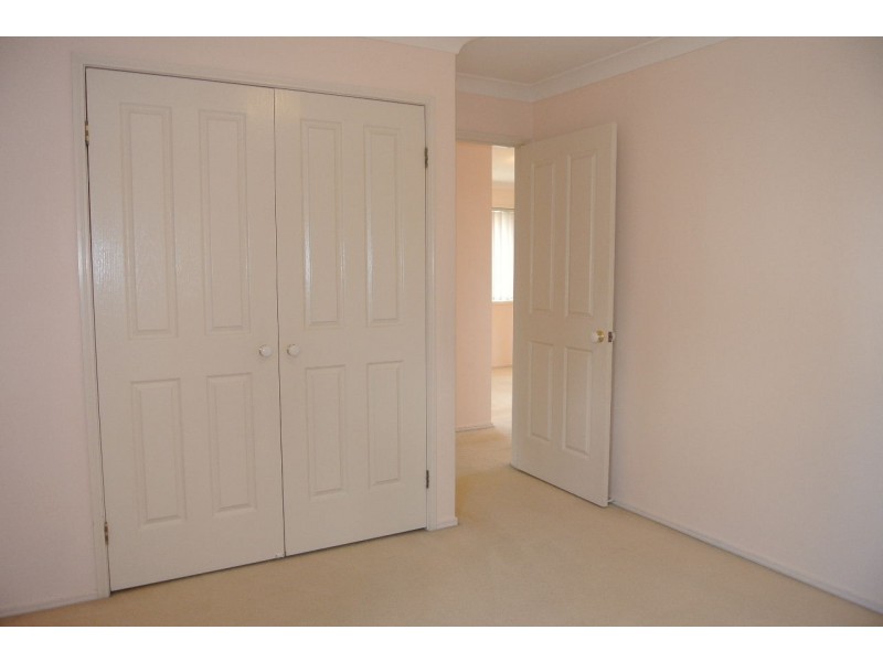 8 Ensign Street, Carindale QLD 4152