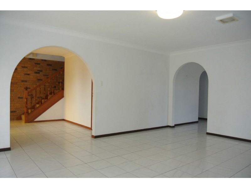 12 Lindisfarne Street, Carindale QLD 4152