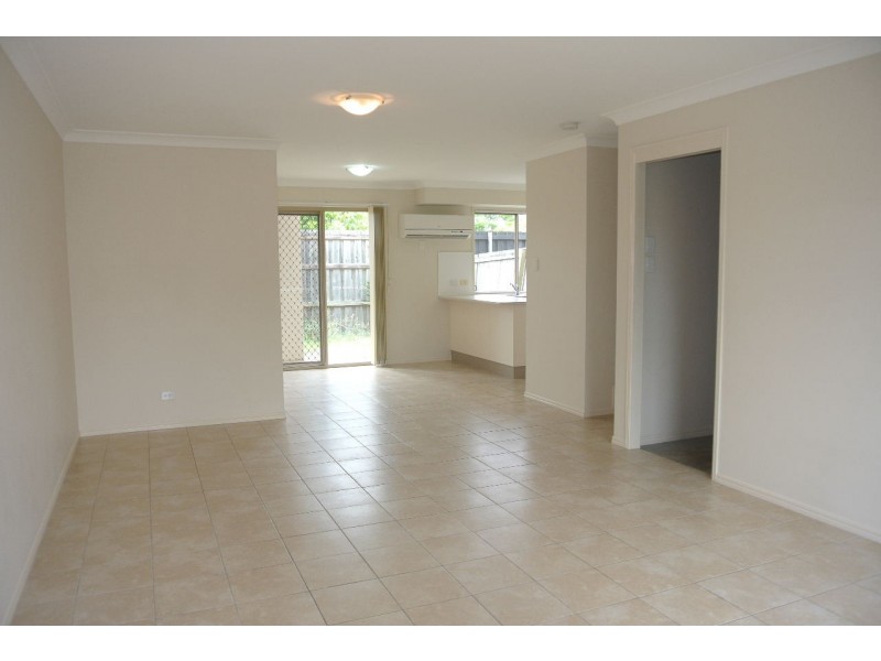 2/5 Hilltop Court, Carina QLD 4152