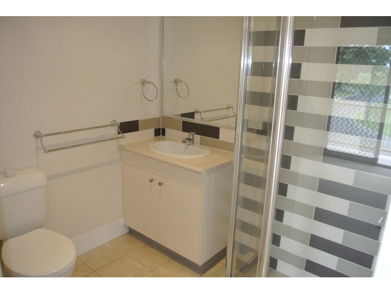 2/5 Hilltop Court, Carina QLD 4152