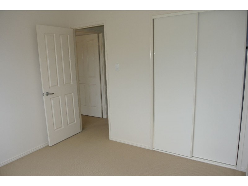 2/5 Hilltop Court, Carina QLD 4152