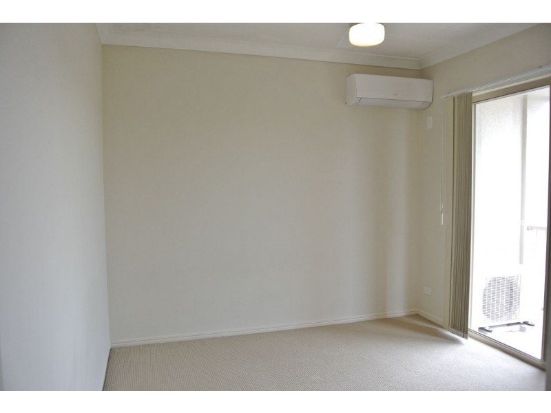 2/5 Hilltop Court, Carina QLD 4152