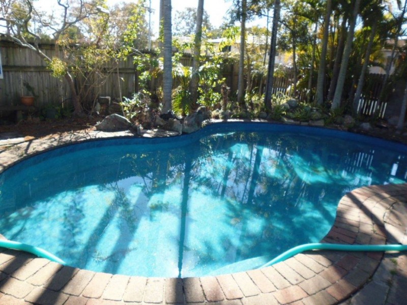 1 Brolga Street, Thorneside QLD 4158