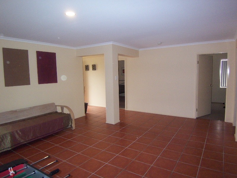 66 Silkyoak Crescent, Carindale QLD 4152