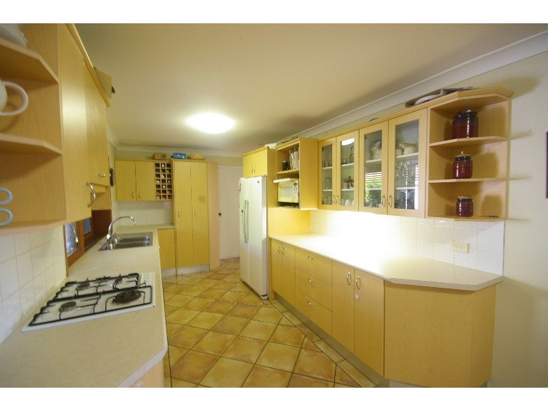 5 Glamis Court, Carindale QLD 4152