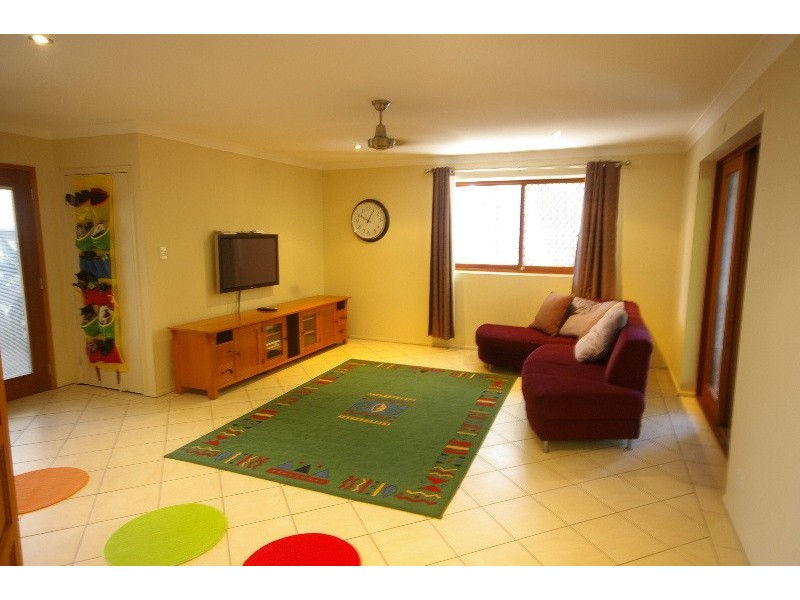 5 Glamis Court, Carindale QLD 4152