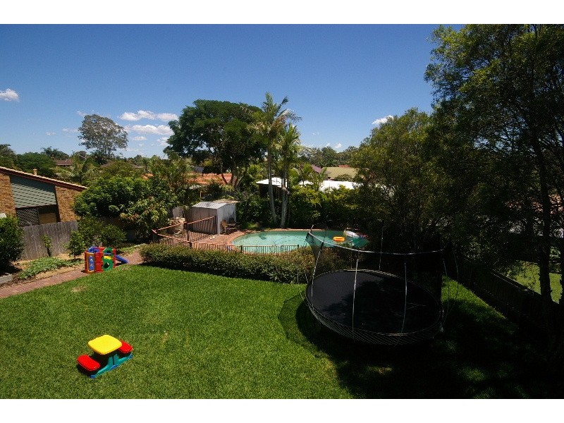 5 Glamis Court, Carindale QLD 4152