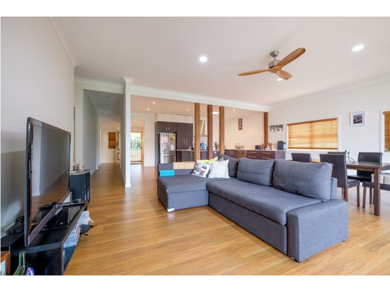 42 Radius Street, Wynnum QLD 4178