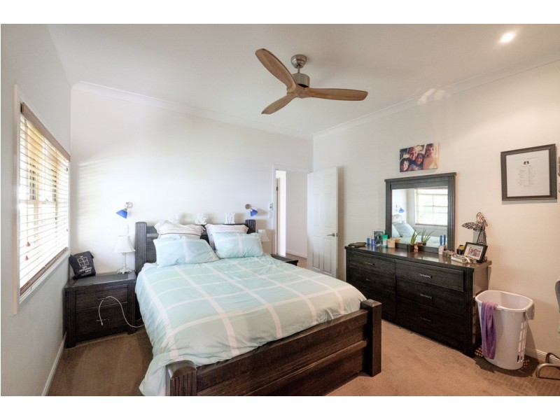 42 Radius Street, Wynnum QLD 4178