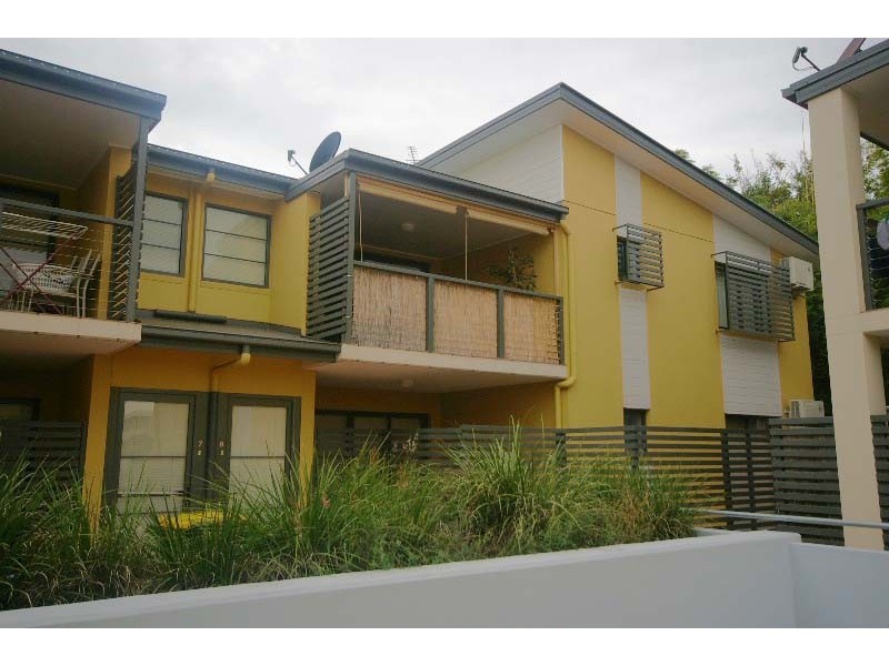 8/10-12 Amelia Street, Coorparoo QLD 4151