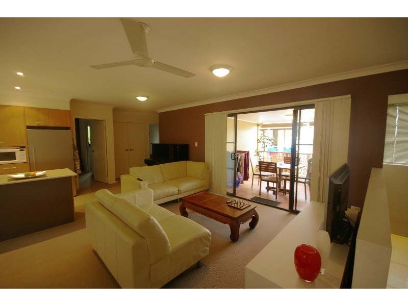 8/10-12 Amelia Street, Coorparoo QLD 4151