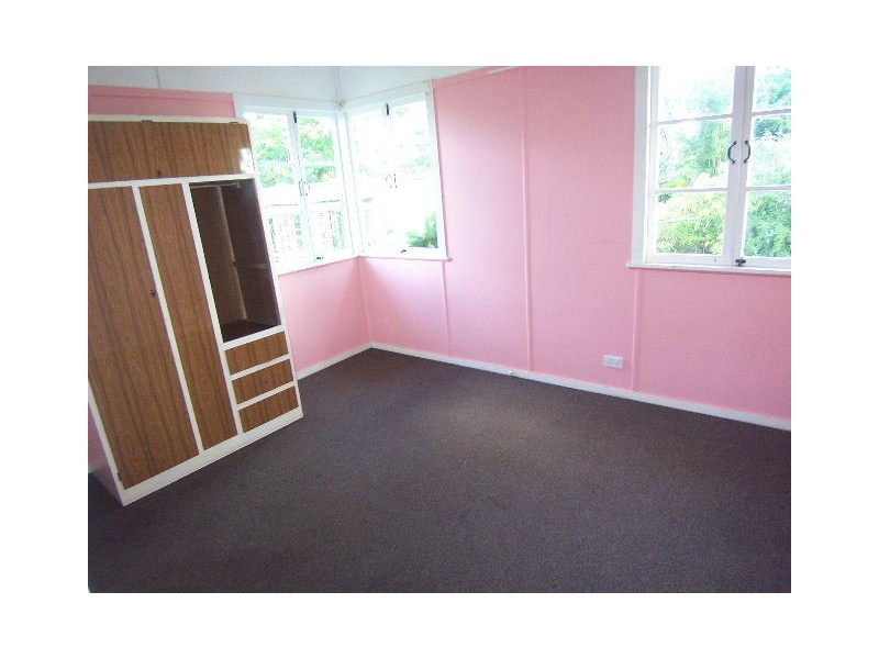 9 Crystal Street, Holland Park QLD 4121