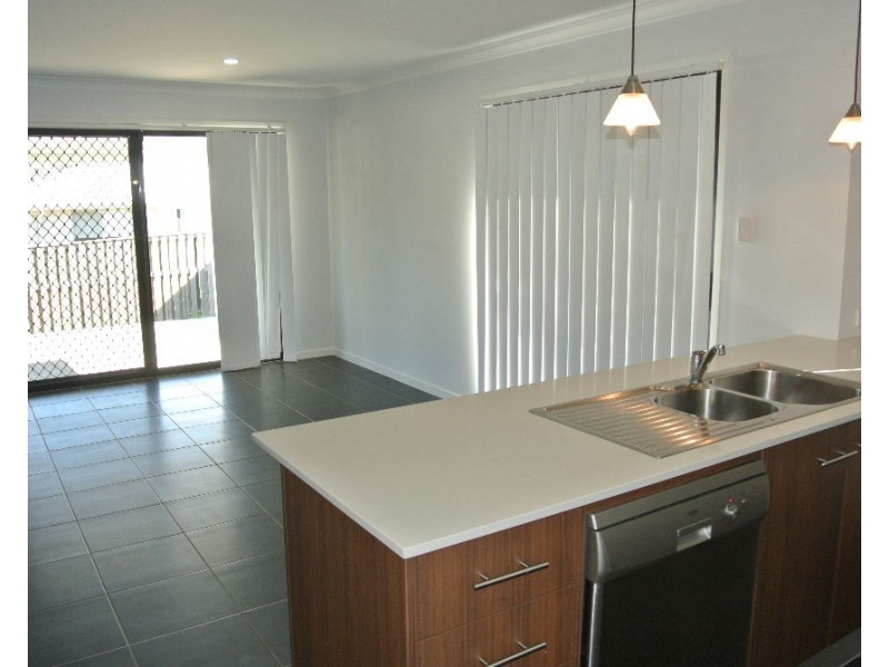 27 Ravensbourne Circuit, Waterford QLD 4133