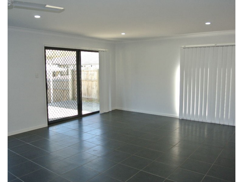 27 Ravensbourne Circuit, Waterford QLD 4133