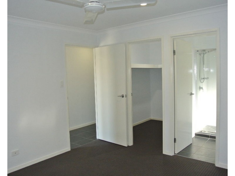 27 Ravensbourne Circuit, Waterford QLD 4133