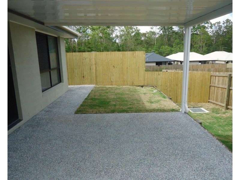 27 Ravensbourne Circuit, Waterford QLD 4133