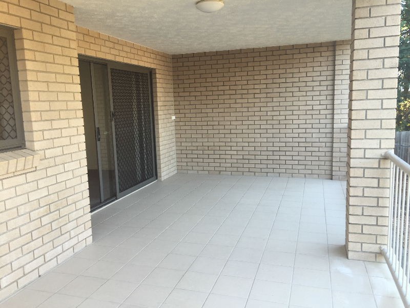 2/24 Dickenson Street, Carina QLD 4152