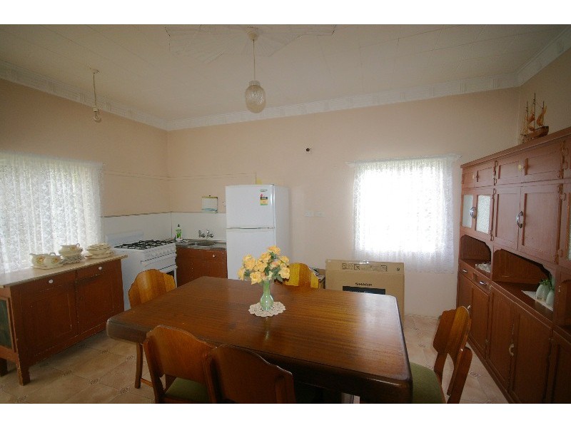 13 Waverley Road, Camp Hill QLD 4152