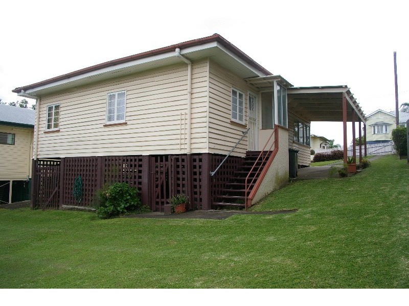 13 Waverley Road, Camp Hill QLD 4152