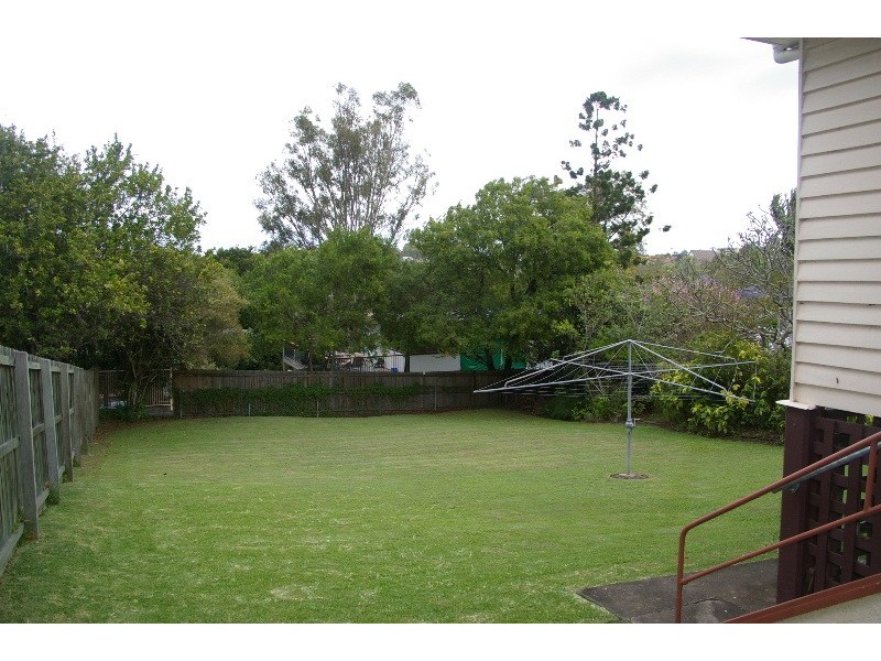 13 Waverley Road, Camp Hill QLD 4152