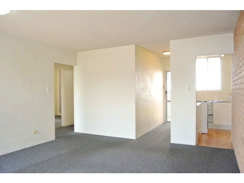 2/23 Holland Street, Greenslopes QLD 4120