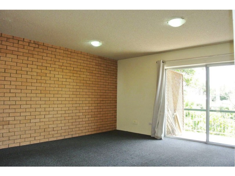 2/23 Holland Street, Greenslopes QLD 4120