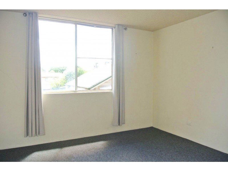 2/23 Holland Street, Greenslopes QLD 4120