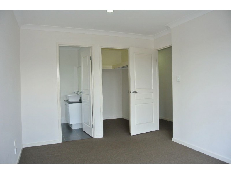 18 Orlando Drive, Holmview QLD 4207