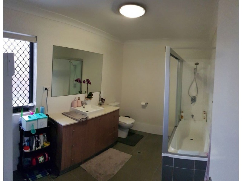 8/24 Dickenson Street, Carina QLD 4152