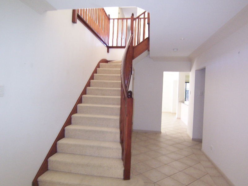 2 Forest Place, Carindale QLD 4152