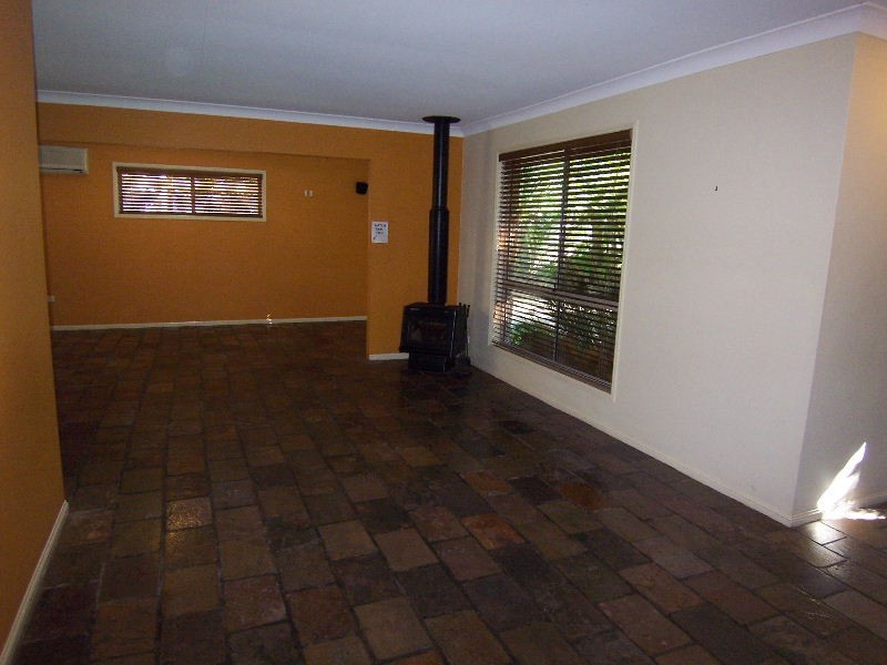 8 Baguette Street, Carina QLD 4152