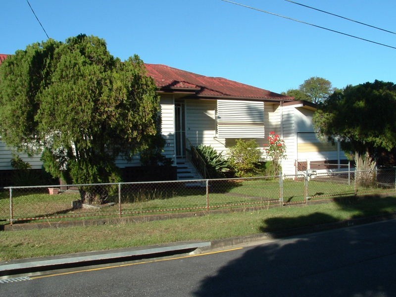 76 Dickenson Street, Carina QLD 4152