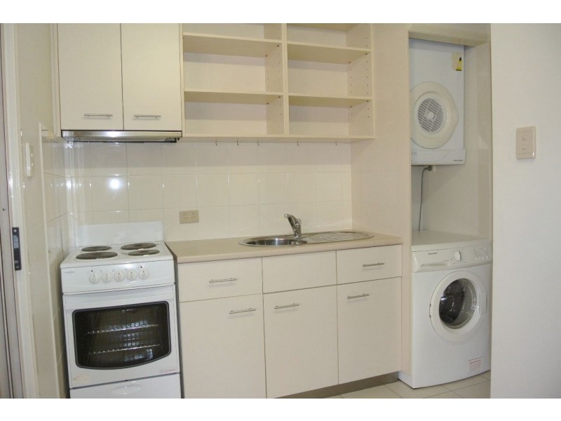 2a Beach Street, Cleveland QLD 4163