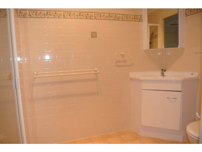 2a Beach Street, Cleveland QLD 4163